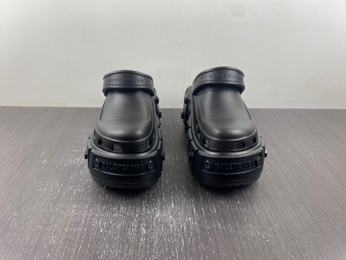 BLEN DESIGNER SLIPPERS