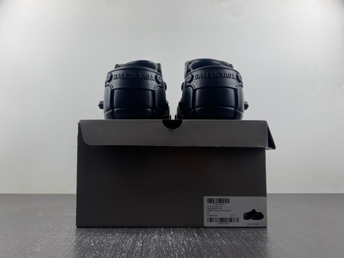 BLEN DESIGNER SLIPPERS