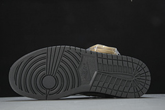 Jordan 1 Retro High Black Metallic Gold (2020) 555088-032