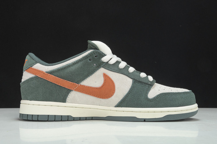 Nike Dunk SB Low Eire - 304292-185