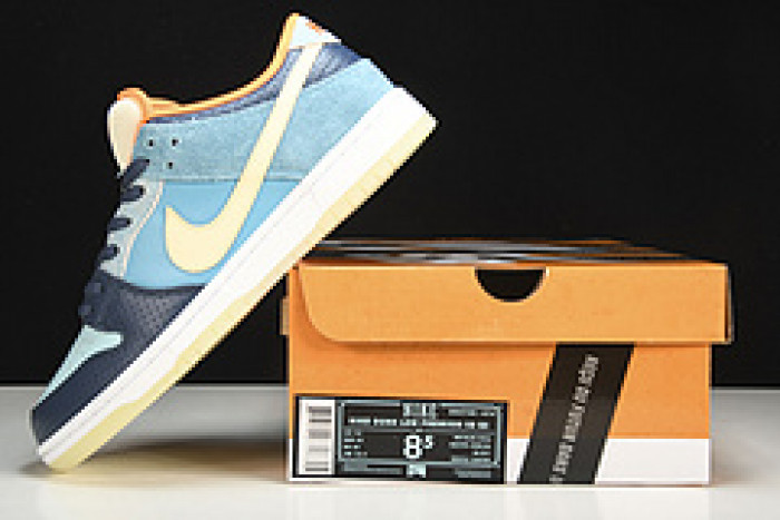 Nike SB Dunk Low MIA Skate Shop - 504750-474