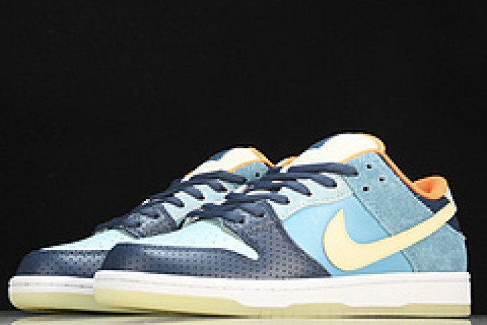 Nike SB Dunk Low MIA Skate Shop - 504750-474