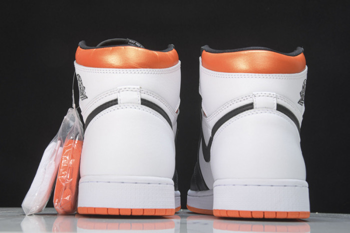 Jordan 1 Retro High Electro Orange - 555088-180