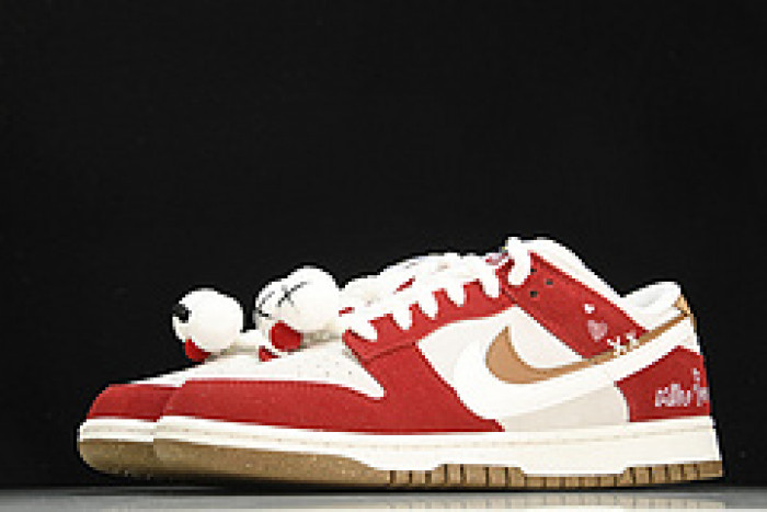 NK Dunk Low SE‘85’ DO9457-112