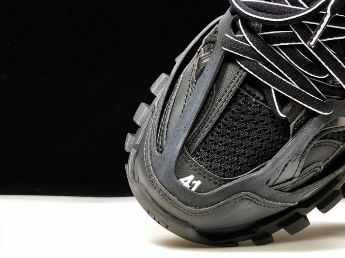 BLEN Track Black W06G0 2001 BLACK