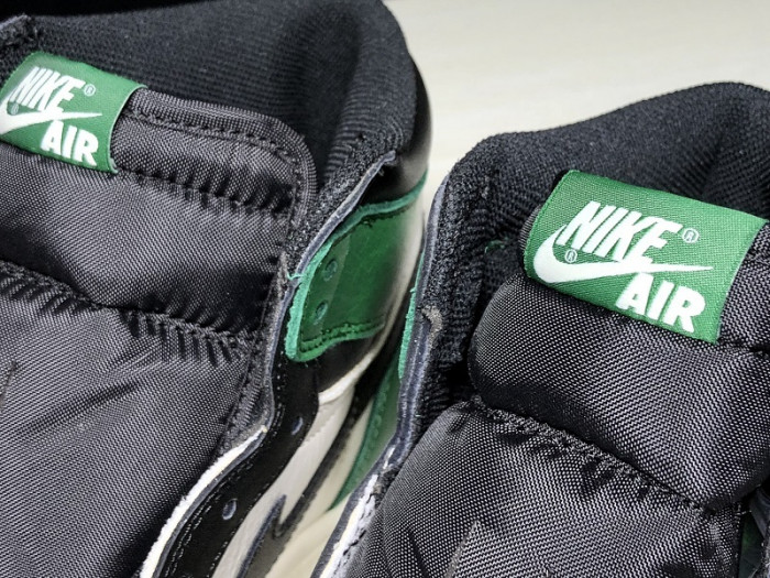 AIR JORDAN 1 RETRO HIGH OG 555088-302