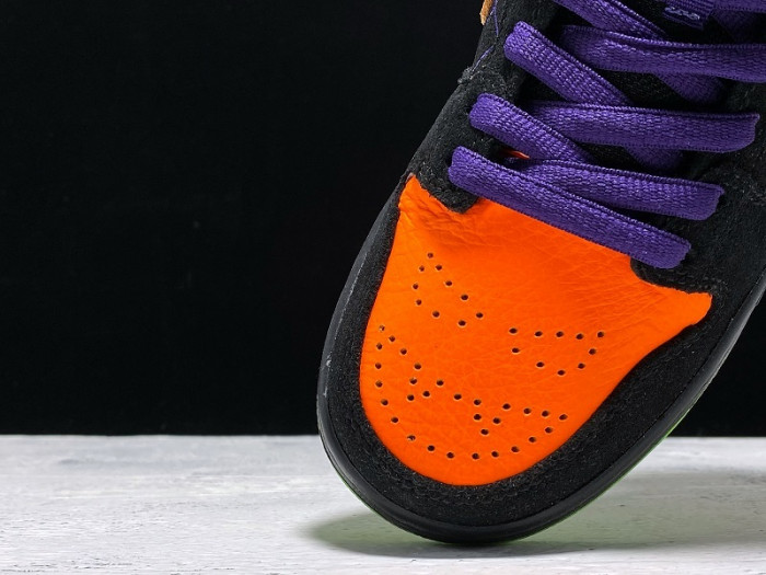 Nike SB Dunk Low Night of Mischief Halloween BQ6817-006