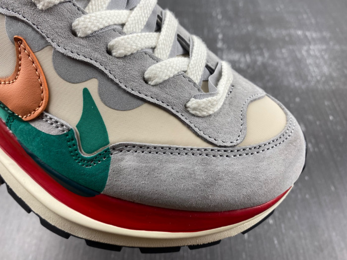 Sacai x VaporWaffle “Tour Yellow ” DD1875-107