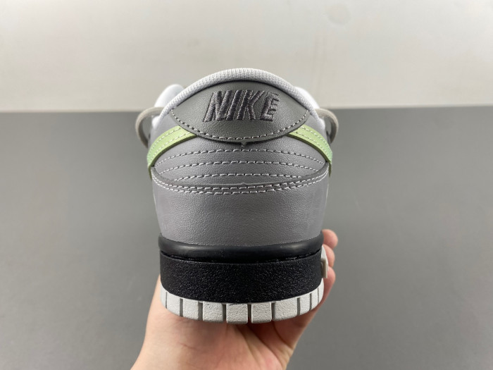 Nike Dunk LOW DV0831-101