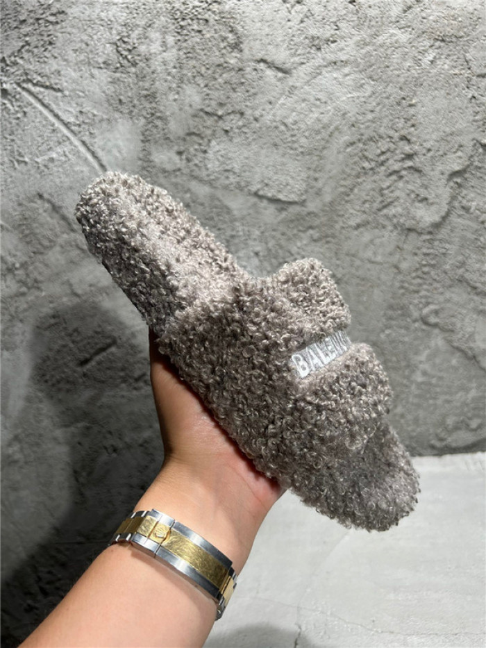 BLEN DESIGNER SLIPPERS