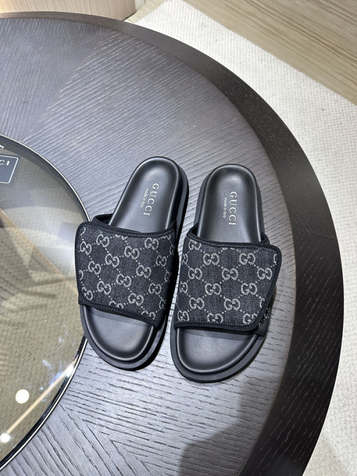 G DESIGNER SLIPPERS