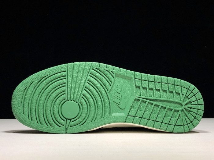 AIR JORDAN 1 RETRO HIGH OG 555088-302