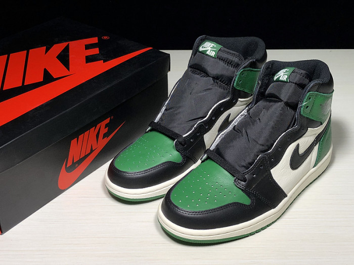 AIR JORDAN 1 RETRO HIGH OG 555088-302