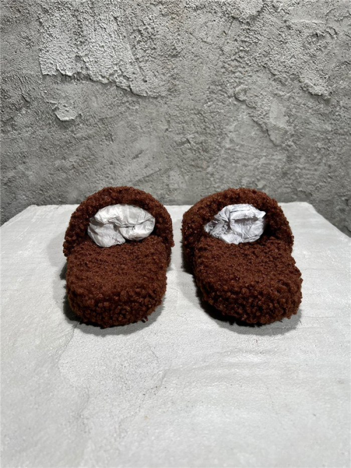BLEN DESIGNER SLIPPERS