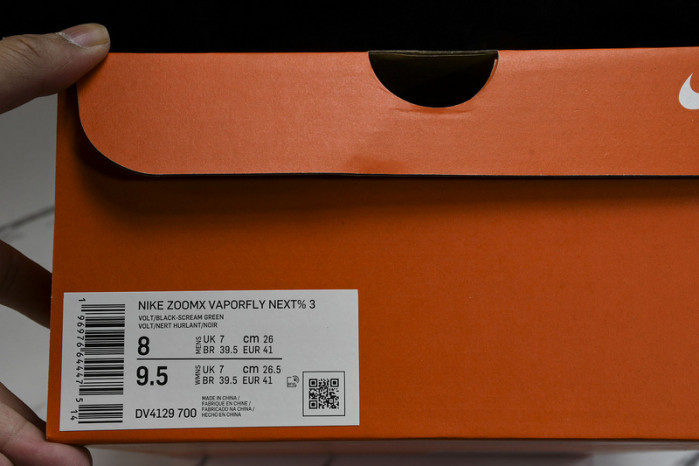 Nk ZoomX Vaporfly NEXT% 3 DV4129-700