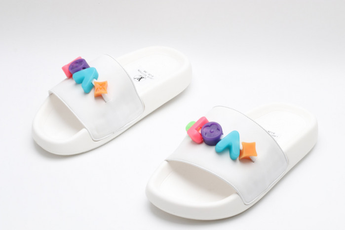 L&V SLIPPERS
