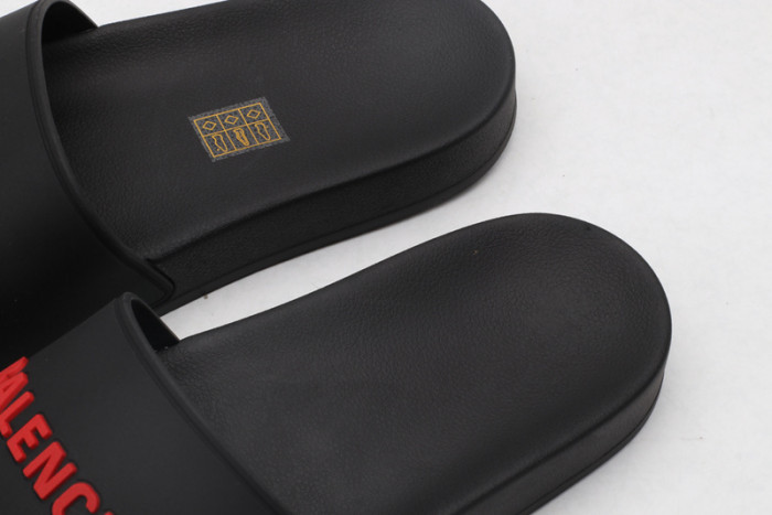 BLEN DESIGNER SLIPPERS