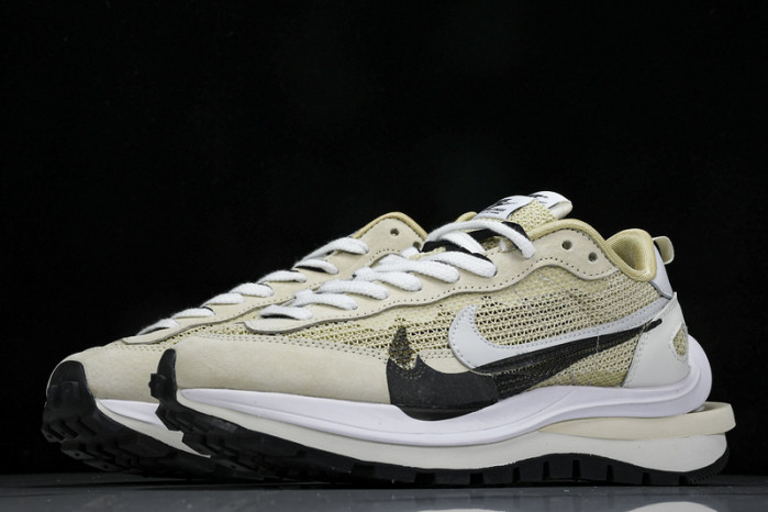 Sacai x Nk VaporWaffle 3.0 CV1363 108