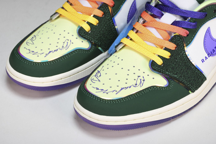 Air Jordan 1 Low OG“Doernbecher” FD9665-351