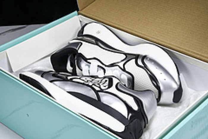 Alexander McQueen sneaker