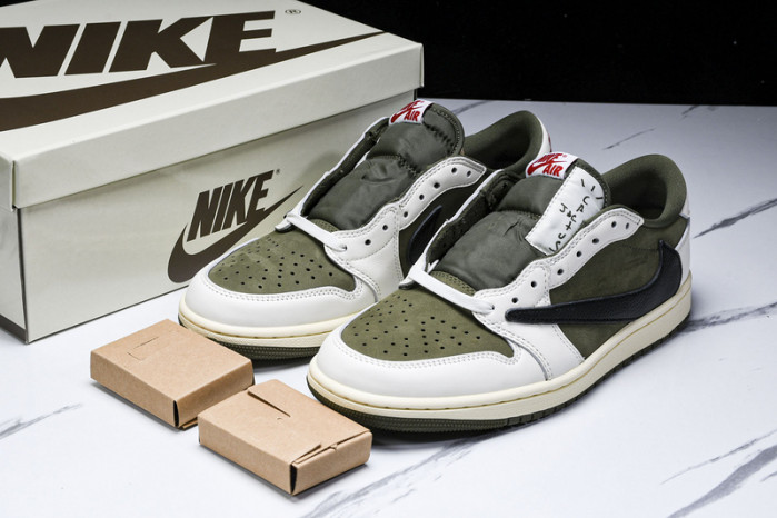 Travis Scott x Air Jordan 1 Low OG DM7866-200