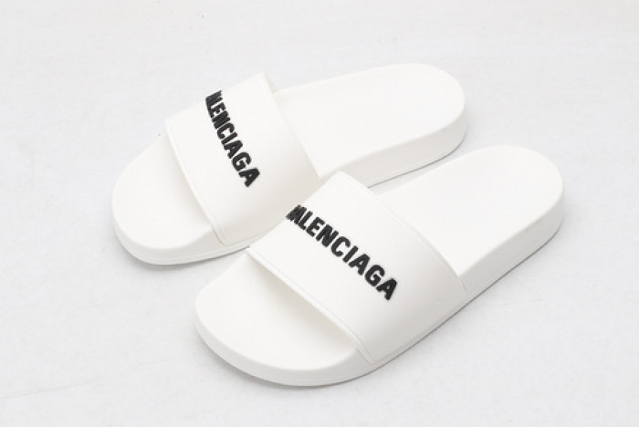 BLEN DESIGNER SLIPPERS