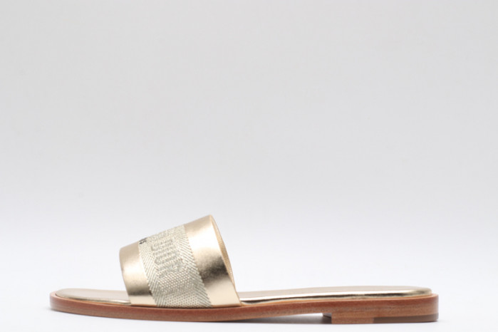 DO DESIGNER SLIPPERS