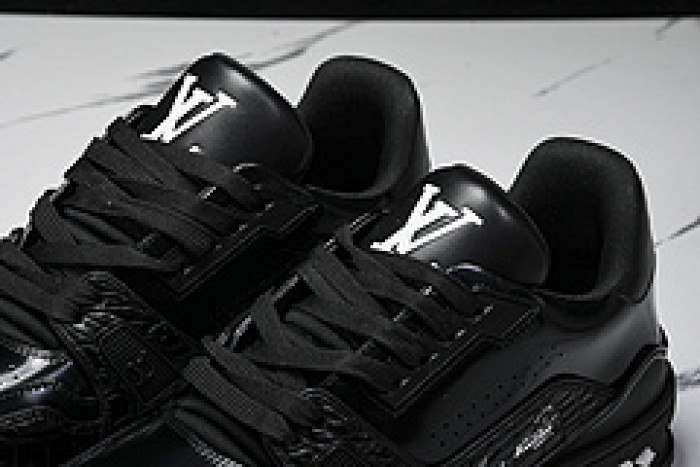 L&V SNEAKERS