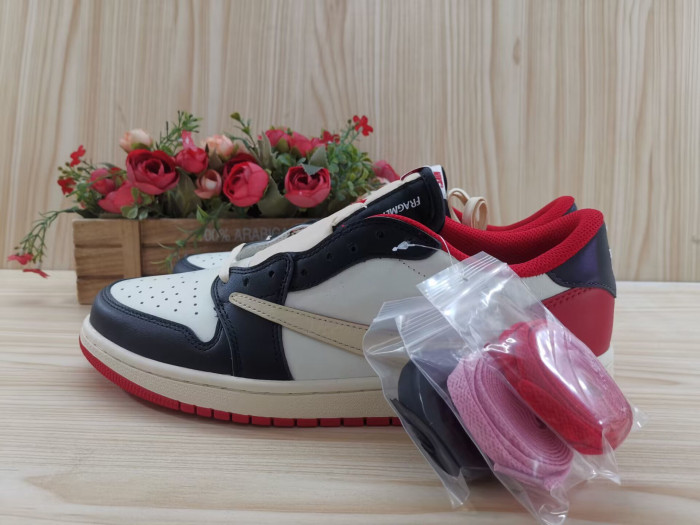 Travis Scott x Air Jordan 1 Low