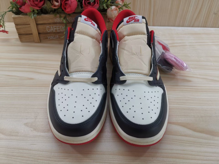 Travis Scott x Air Jordan 1 Low