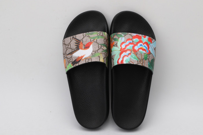 G DESIGNER SLIPPERS