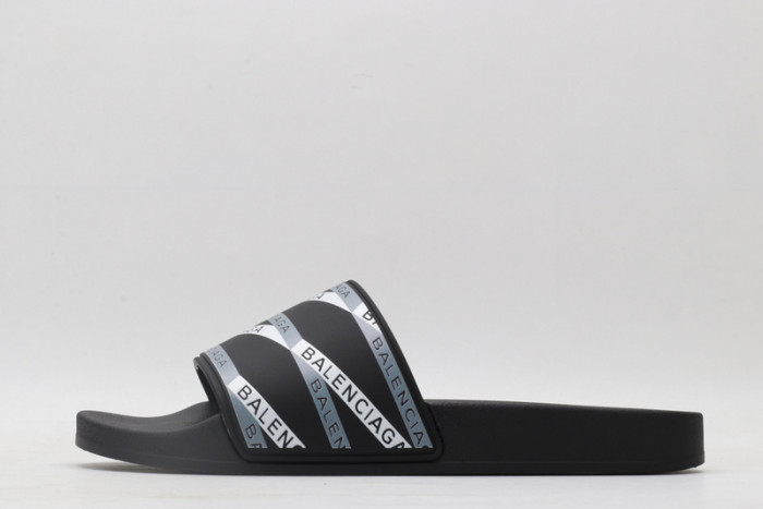 BLEN DESIGNER SLIPPERS