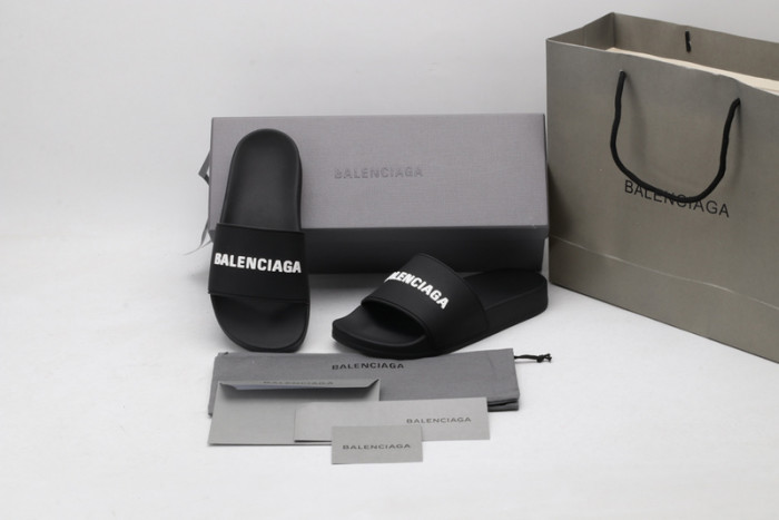 BLEN DESIGNER SLIPPERS