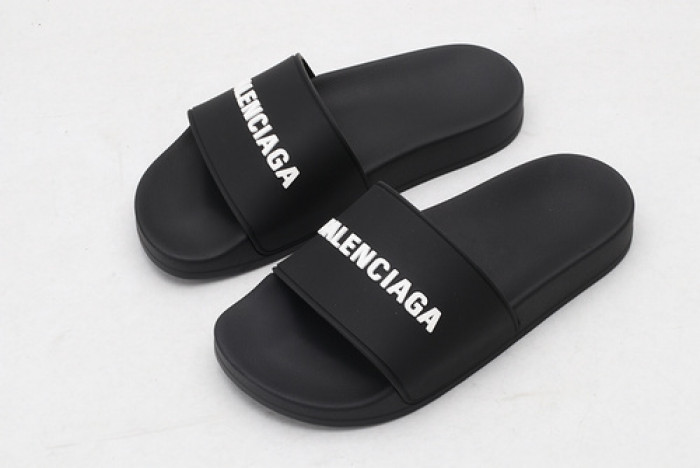 BLEN DESIGNER SLIPPERS