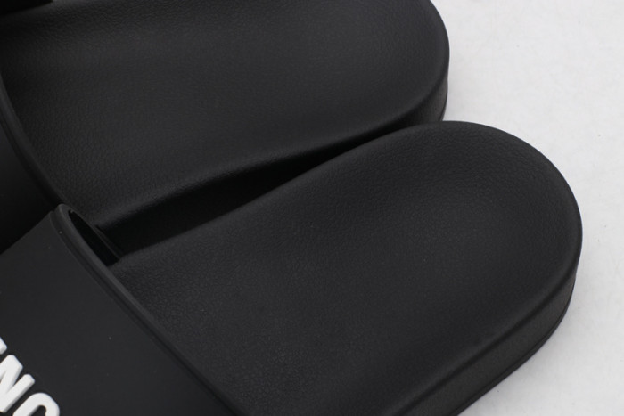 BLEN DESIGNER SLIPPERS