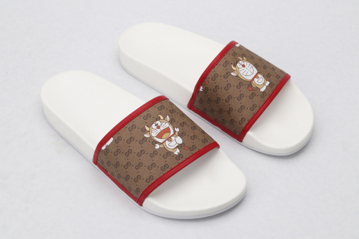 G DESIGNER SLIPPERS