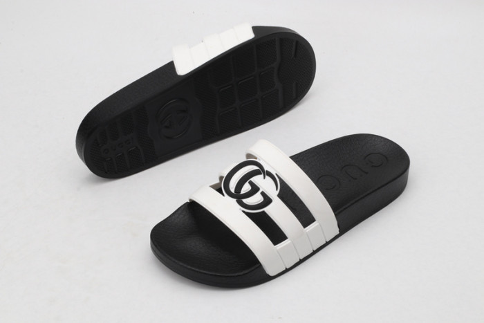 G DESIGNER SLIPPERS