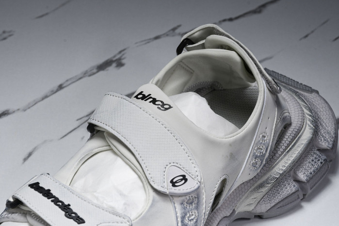 BLEN DESIGNER SLIPPERS