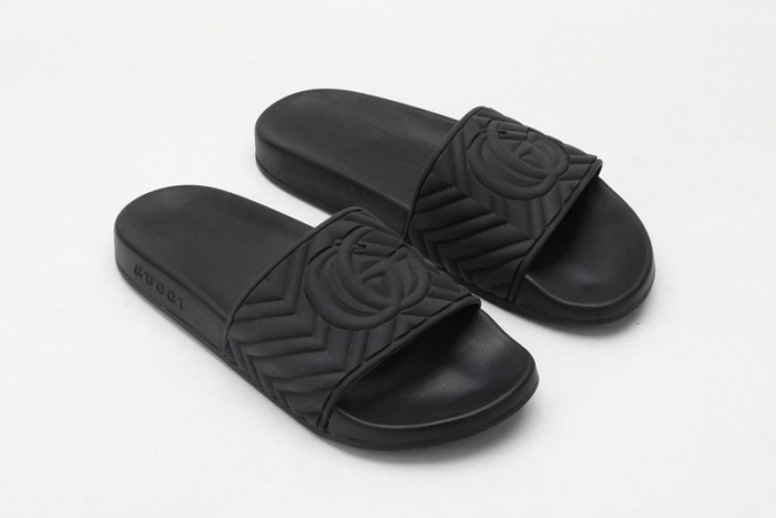 G DESIGNER SLIPPERS