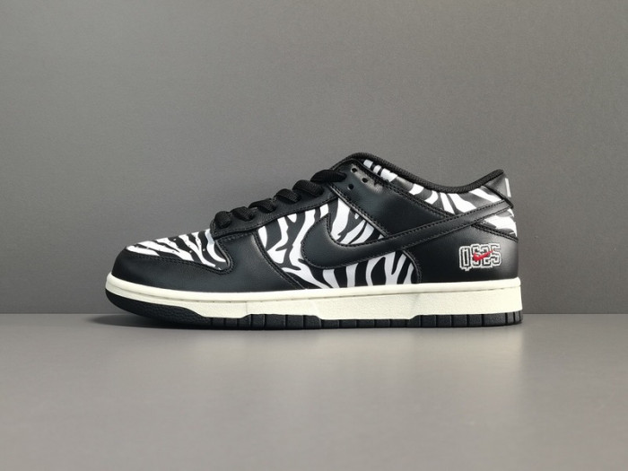 Quartersnacks x Nike SB Dunk Low Zebra DM3510-001