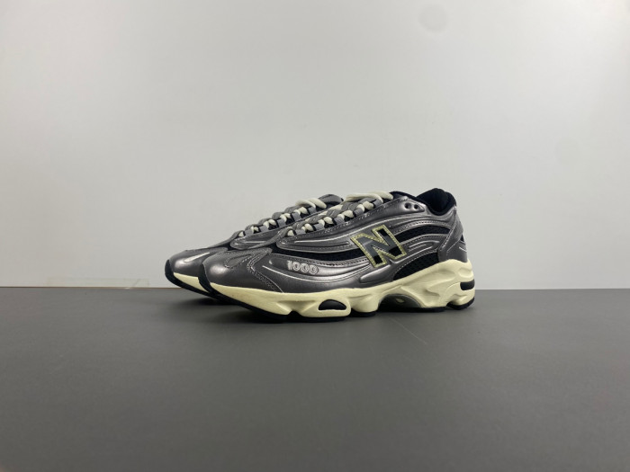 The New Balance 1000 “Silver Metallic” M1000SL.