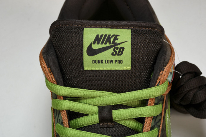 NK Dunk SB Low De La Soul 789841-332
