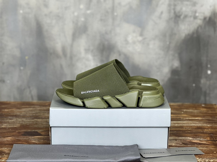 BLEN DESIGNER SLIPPERS