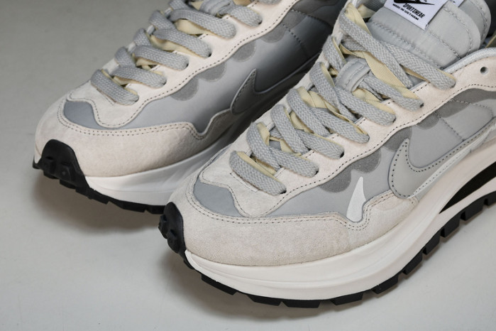 Sacai x Nk VaporWaffle 3.0 DD1875108