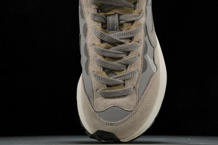 Sacai x Nk VaporWaffle 3.0 DD1875108