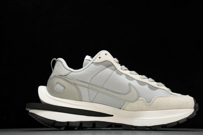 Sacai x Nk VaporWaffle 3.0 DD1875108