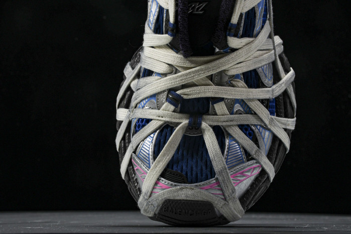 BLEN Phantom Sneaker 778698 W3XLL 0525