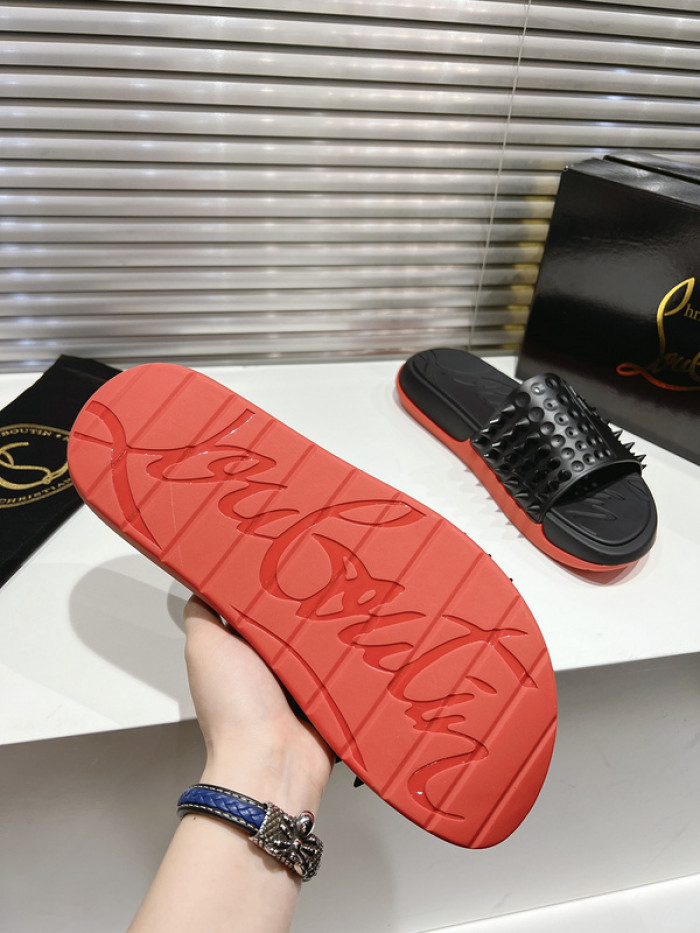 CL SLIPPERS