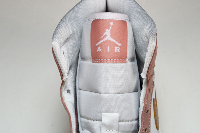 WMNS Air Jordan 1 Mid SE“Red Stardust” FB9892-670