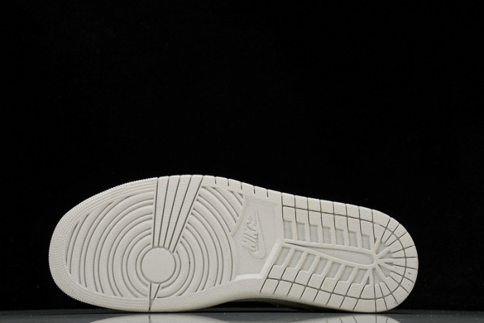 L&V SNEAKERS Travis Scott x Air Jordan 1 Low OG 1A9V87